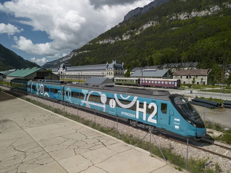 FIRST HYDROGEN TRAIN TO PERFORM TESTS ON THE SPANISH RAILWAY NETWORK